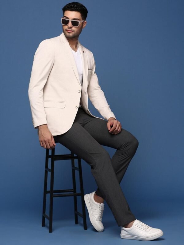 Men long sleeved self design single breasted casual blazer